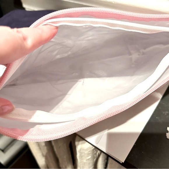 💦 Cool and Stylish Poolside Water Resistant Pouch for Everything You Need - New - Picture 12 of 14